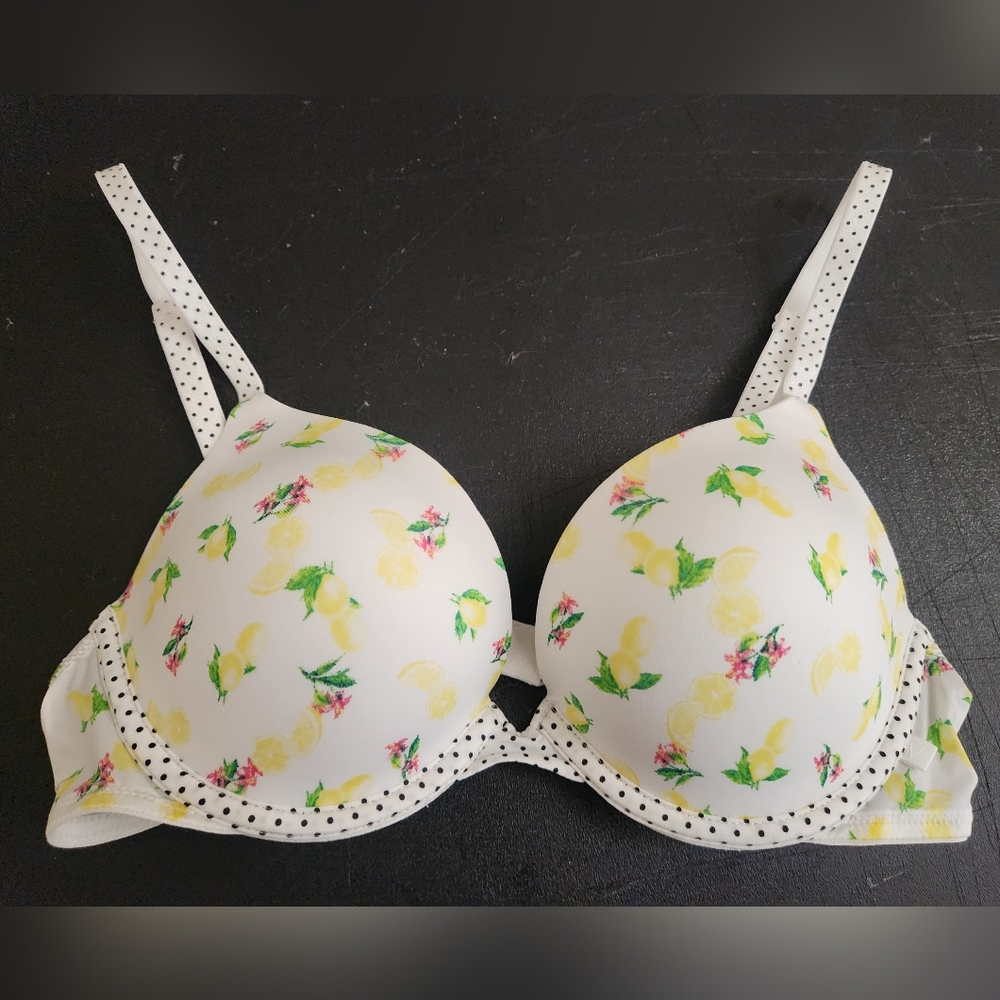 VICTORIAS SECRET PINK Plunge Push-Up Bra - Brand New!!FINAL DROP!